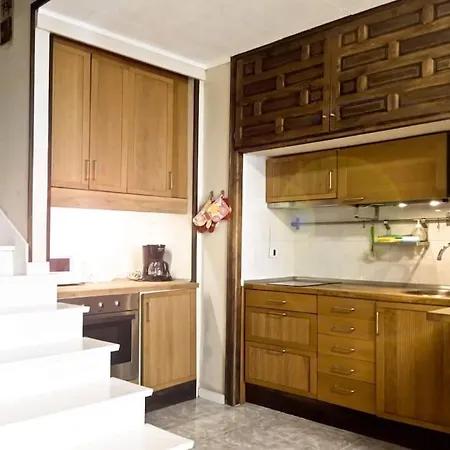 Apartamento Modernes Mit Bergblick Und Grossen Pool